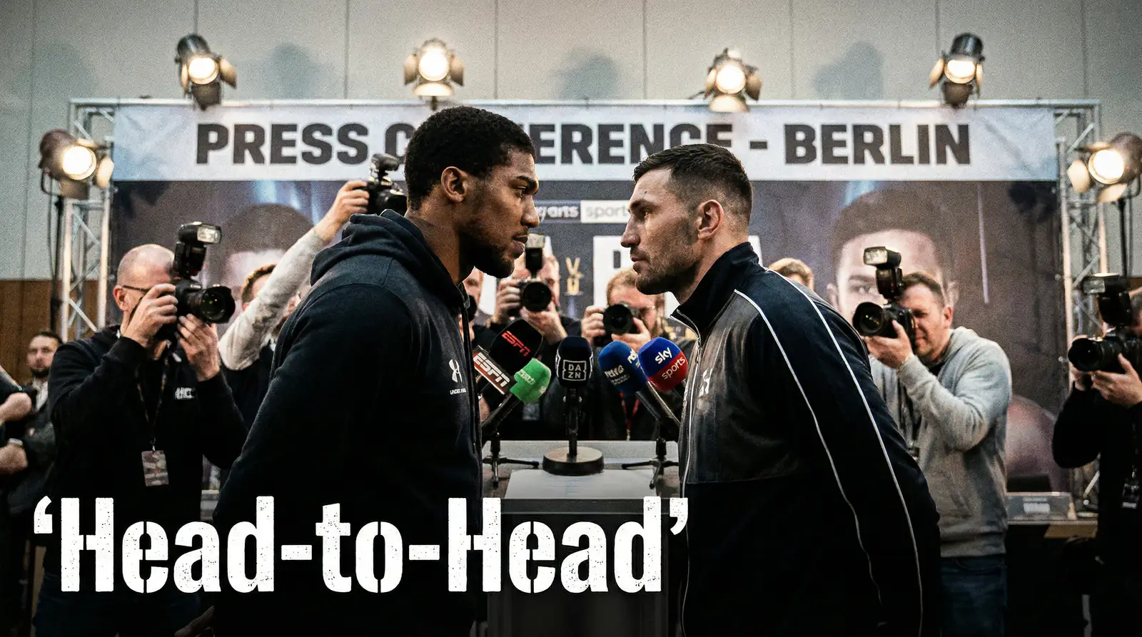 Zwei Boxer beim Face-Off während einer Pressekonferenz